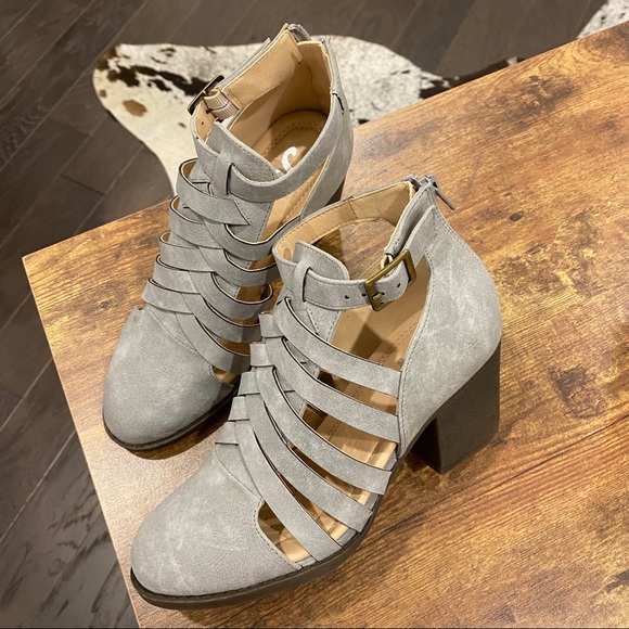 Journee Collection Shoes - Journee Collection Gray Cutout Ankle Boots 6